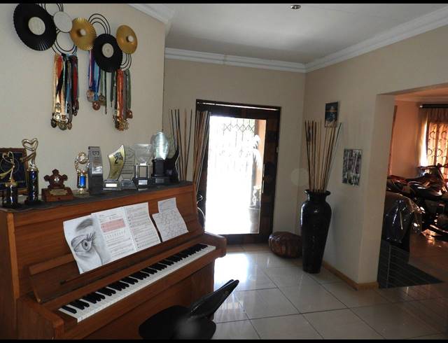 3 BEDROOM HOUSE FOR SALE IN THREE RIVERS EAST